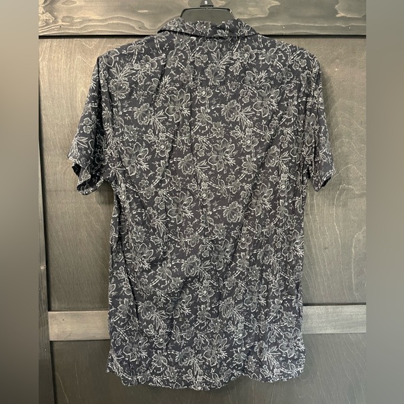 Abercrombie and fitch men’s small shirt - Picture 2 of 3